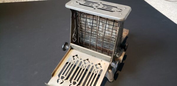 Early 1900's Hotpoint Electric Vintage Toaster - Image 5